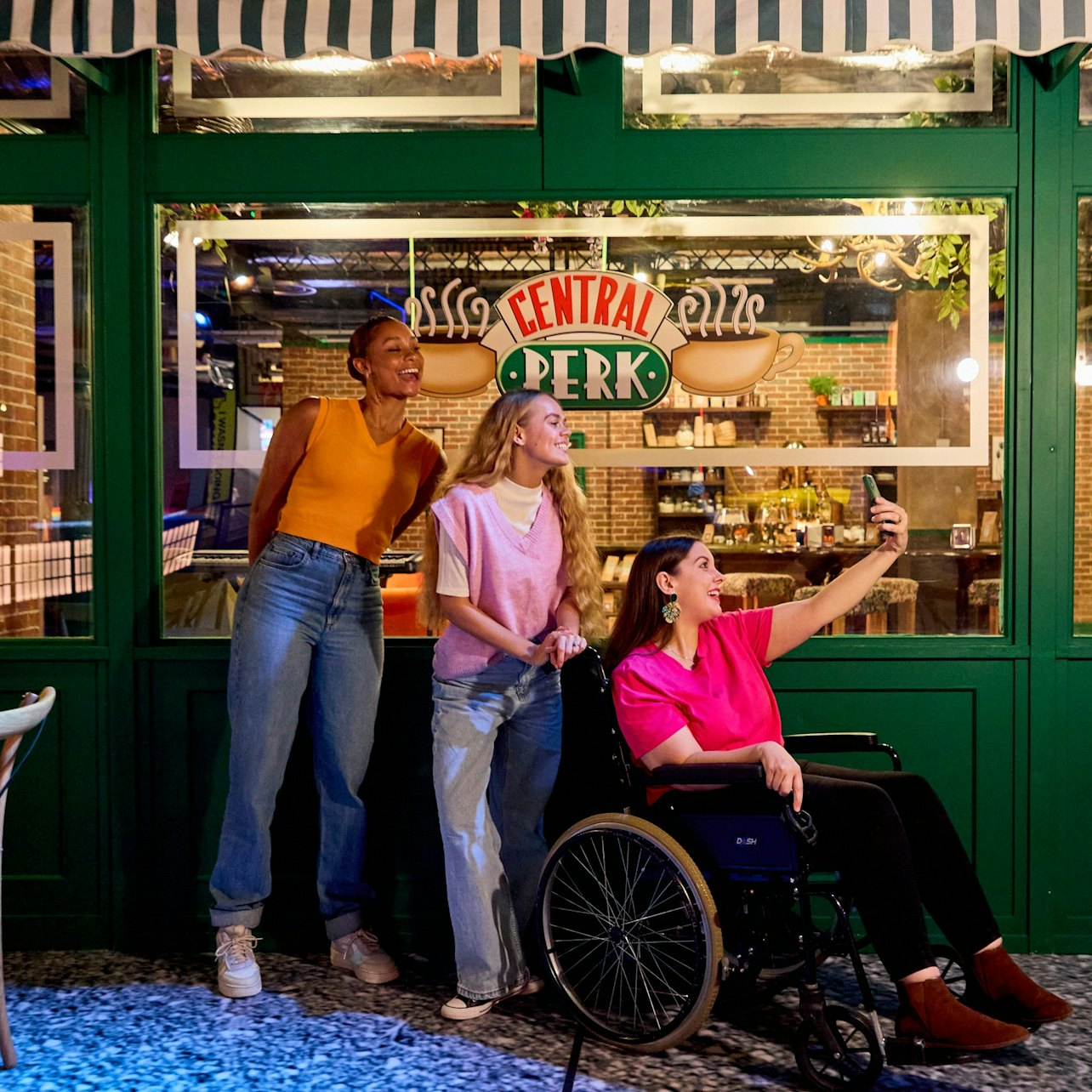 The FRIENDS™ Experience: The One in London - Photo 1 of 5